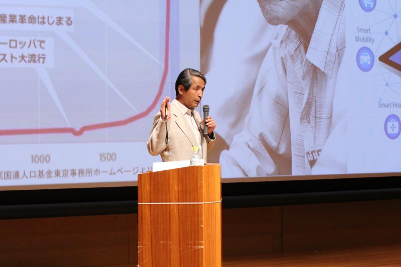 槇野学長による講演